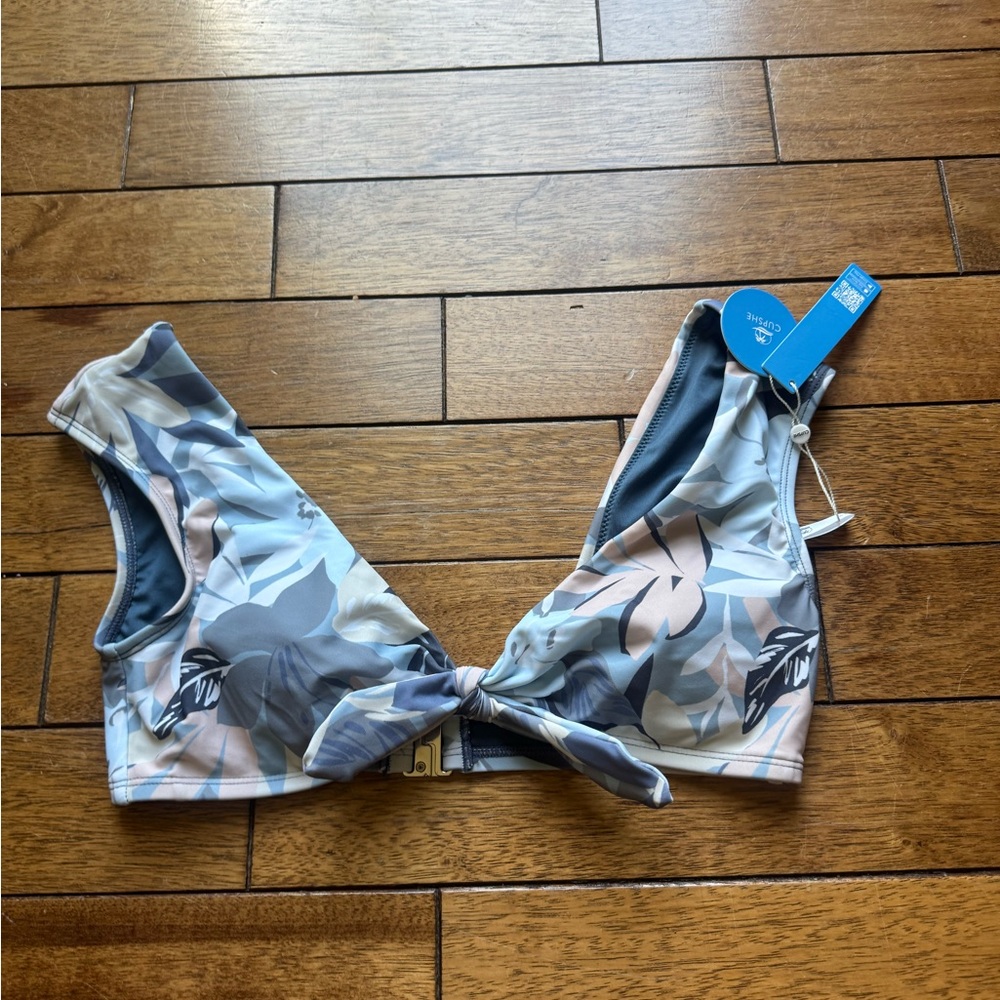 (BOGO) Cupshe Blue and Gray Floral Bikini Top